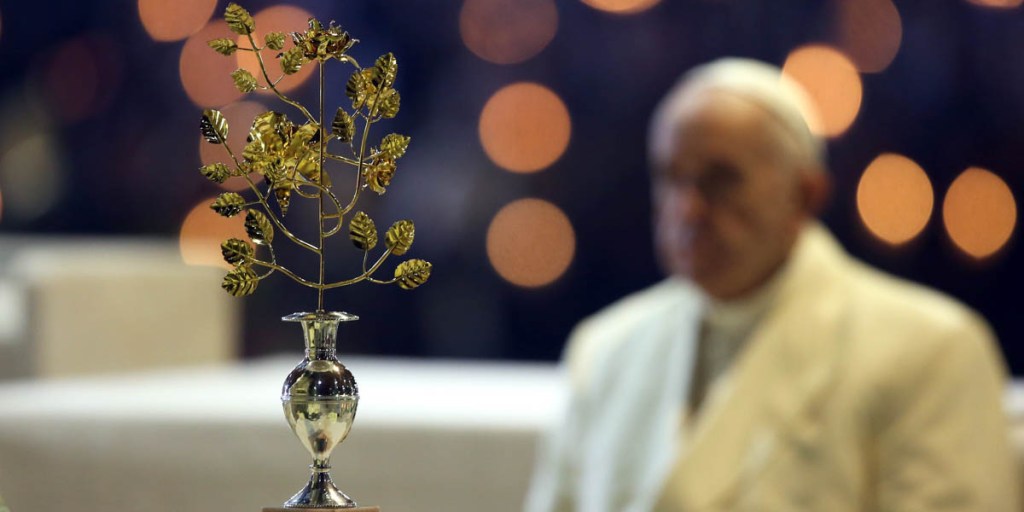 POPE FRANCIS,GOLDEN ROSE