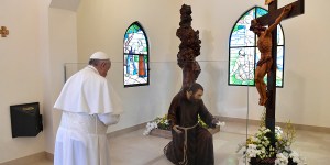 El Papa: Padre Pío amaba a Jesús, recibió los estigmas y luchó contra el diablo