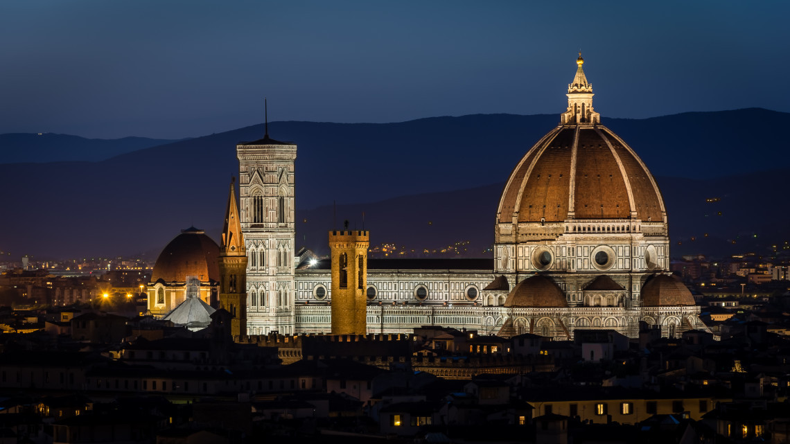santa_maria_del_fiore_at_night_-_florence_italy_-_13_may_2015