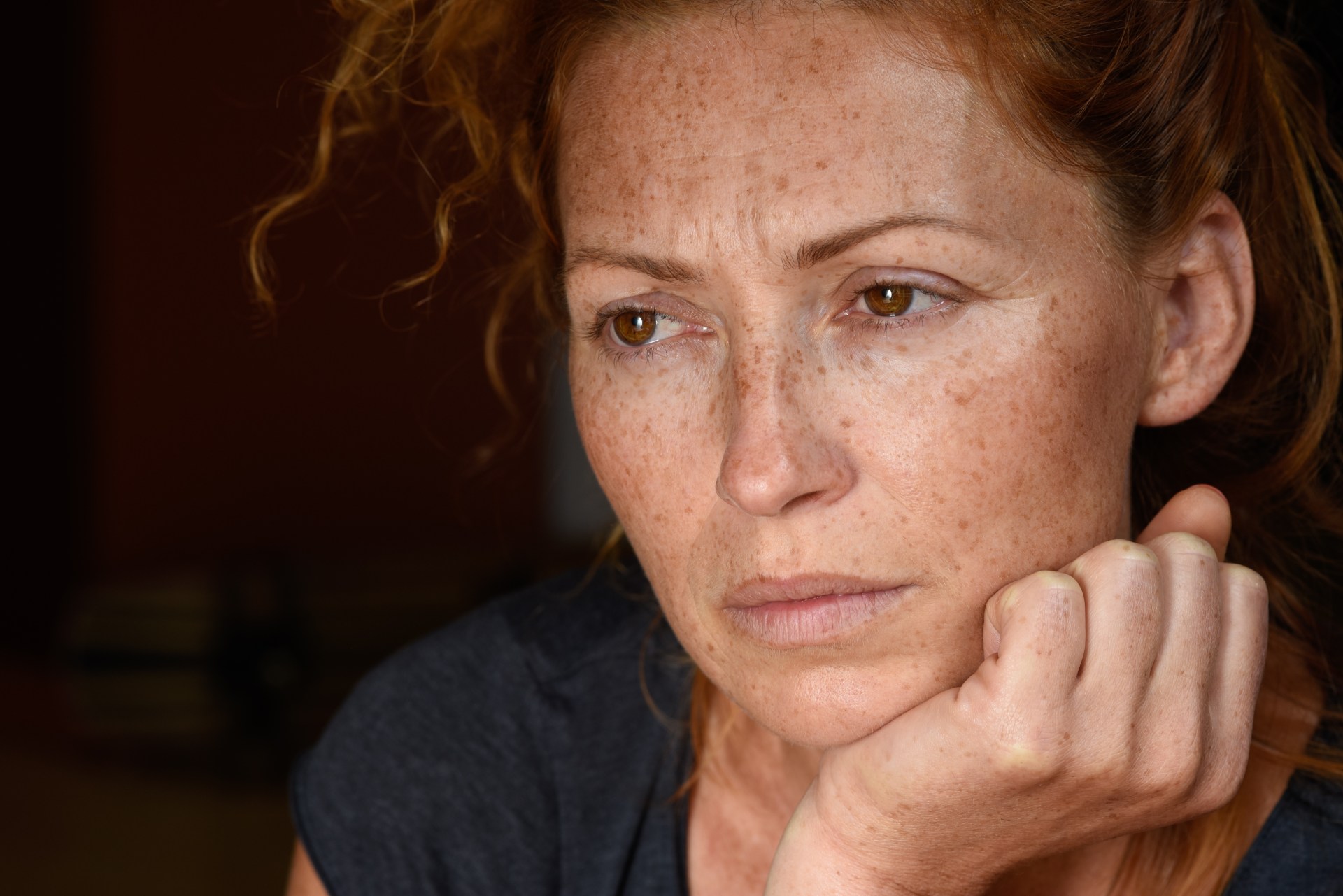 PORTRAIT SAD WOMAN