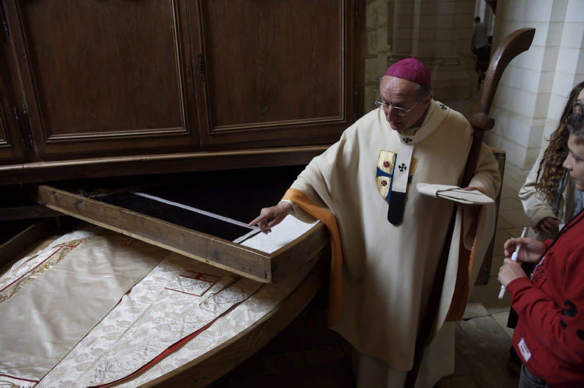 web-priest-church-chasublier-furniture-william-alix-i-ciric1