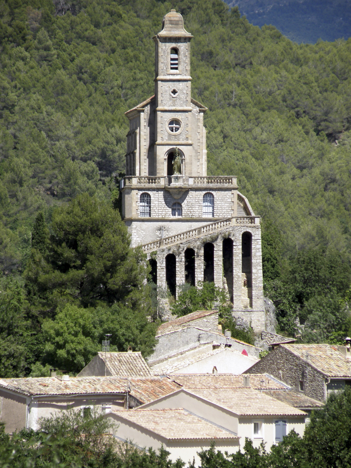 web2-pierrelongue_chapelle_notre-dame-de-consolation_1e28086