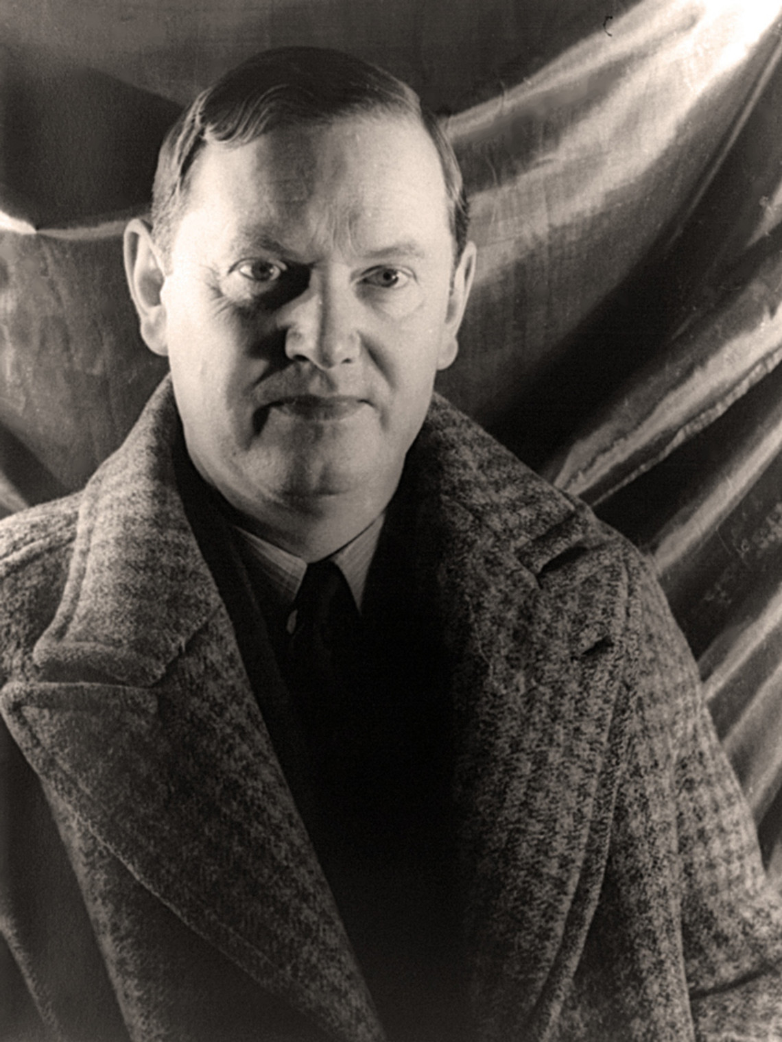 web3-evelyn-waugh-portrait-author-wikipedia