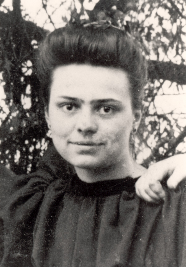 Elisabeth_de_la_Trinité_lors_de_son_entée_au_noviciat_le_2_août_1901