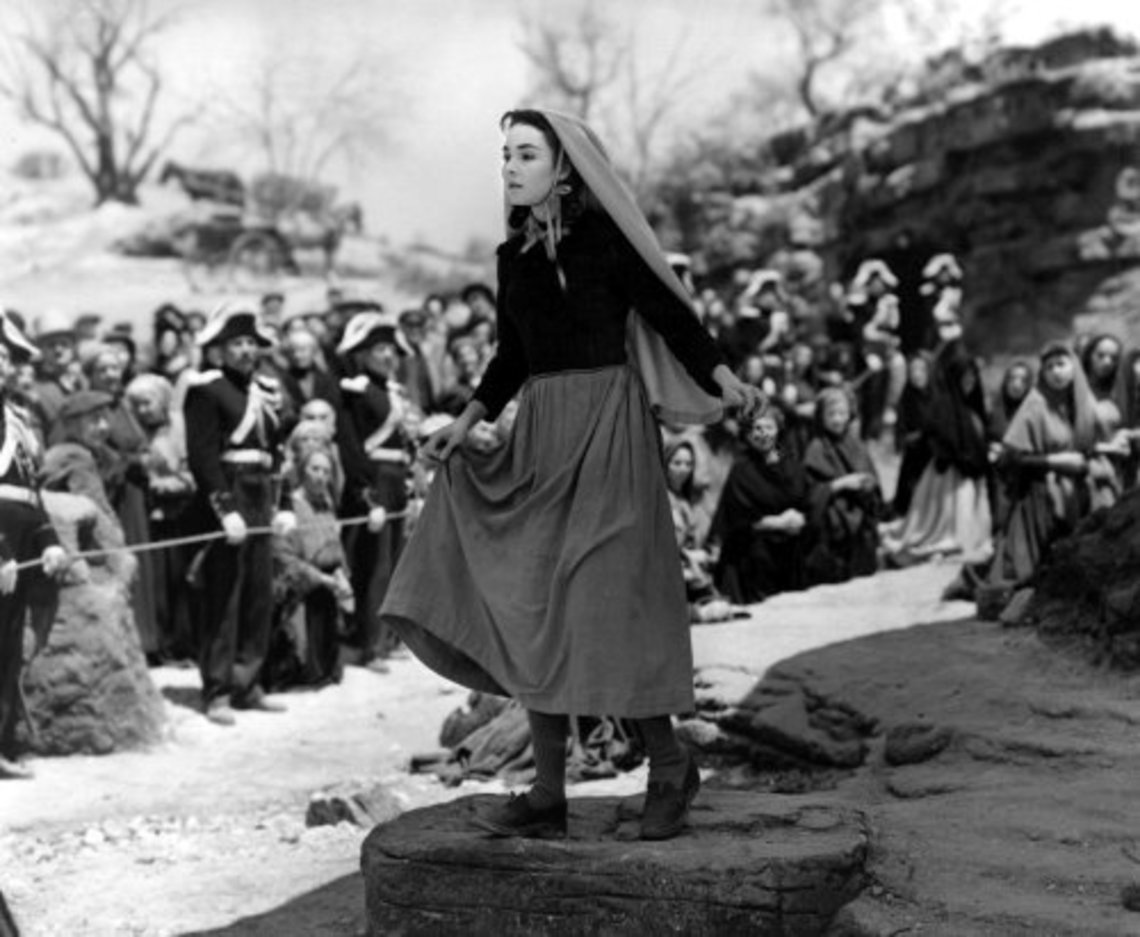 web-the-song-of-bernadette-soubirous-lourdes-water-miracle-saint-film-jennifer-jones-apparitions-image-courtesy-mptvimages-com