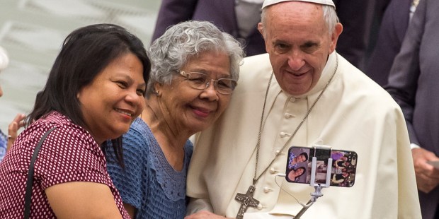 Papa Francisco: Sí soñamos un futuro de paz, dar espacio a la mujer