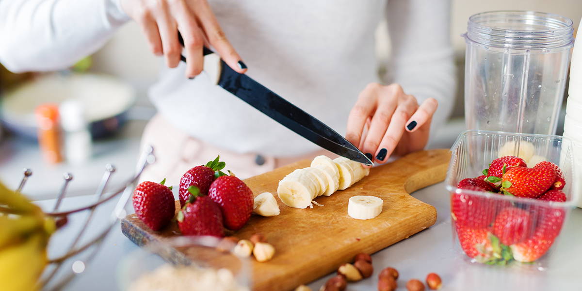 SLICING FRUIT