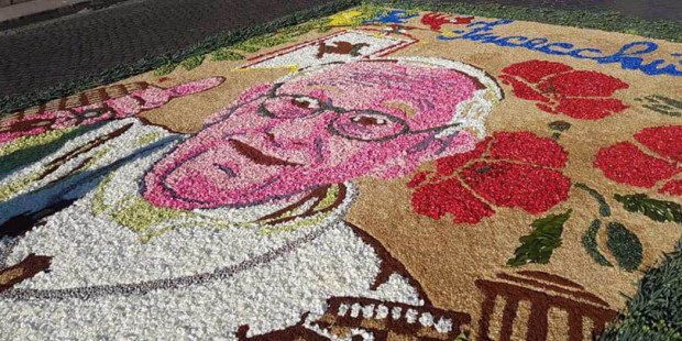 FLOWERS,POPE