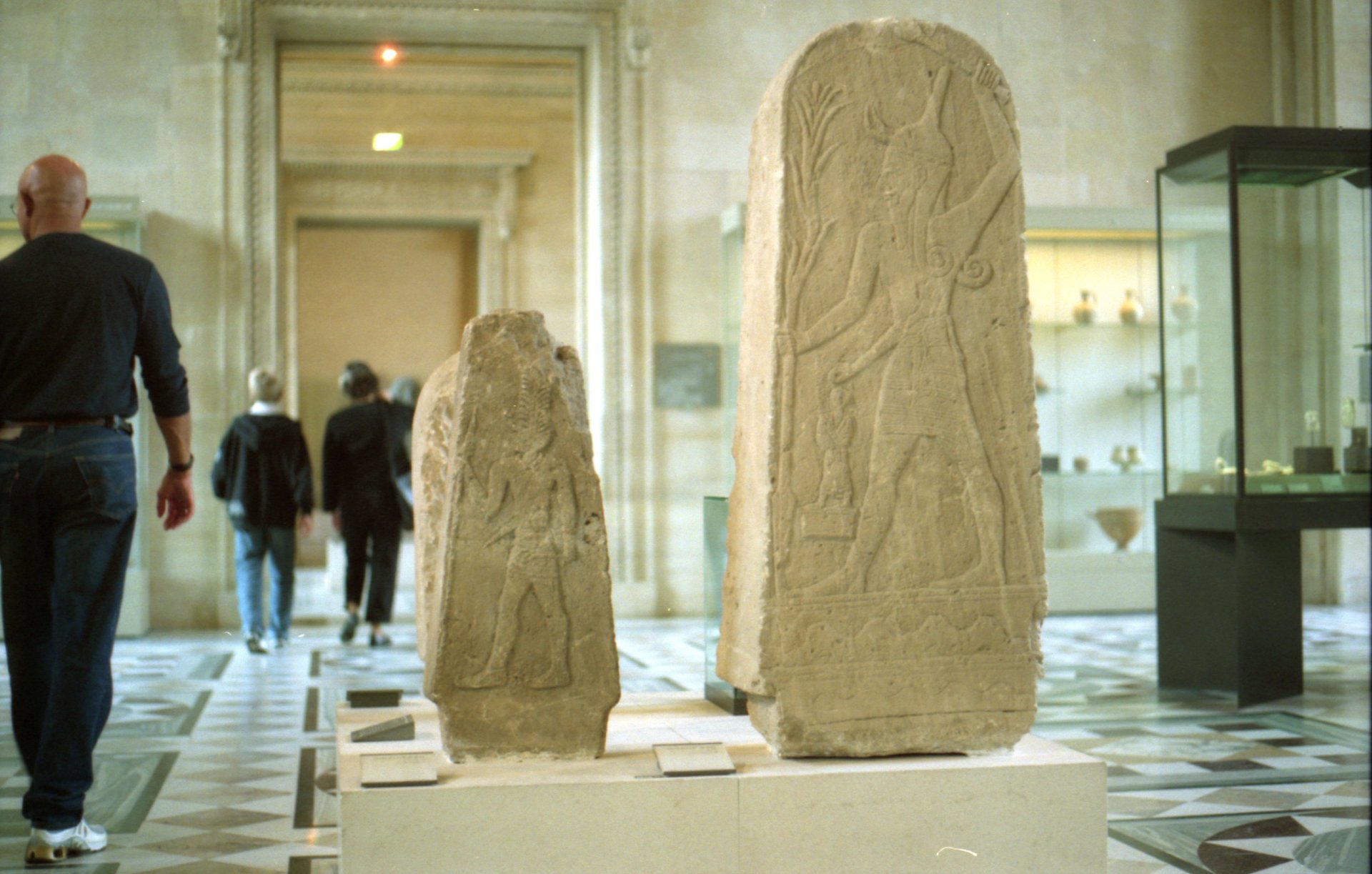 TAJEMNICE LUWRU