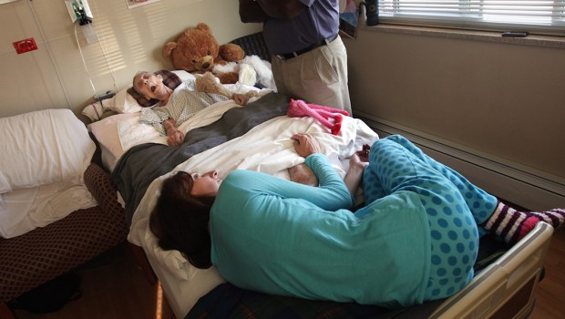 ELDERLY,HOSPITAL,DYING