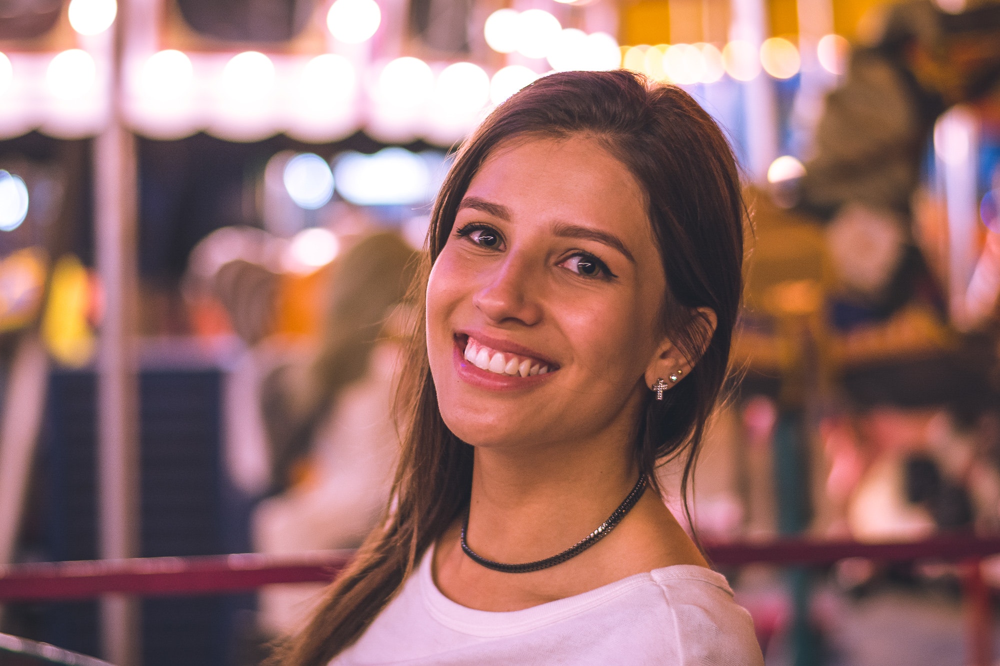 YOUNG SMILING WOMAN