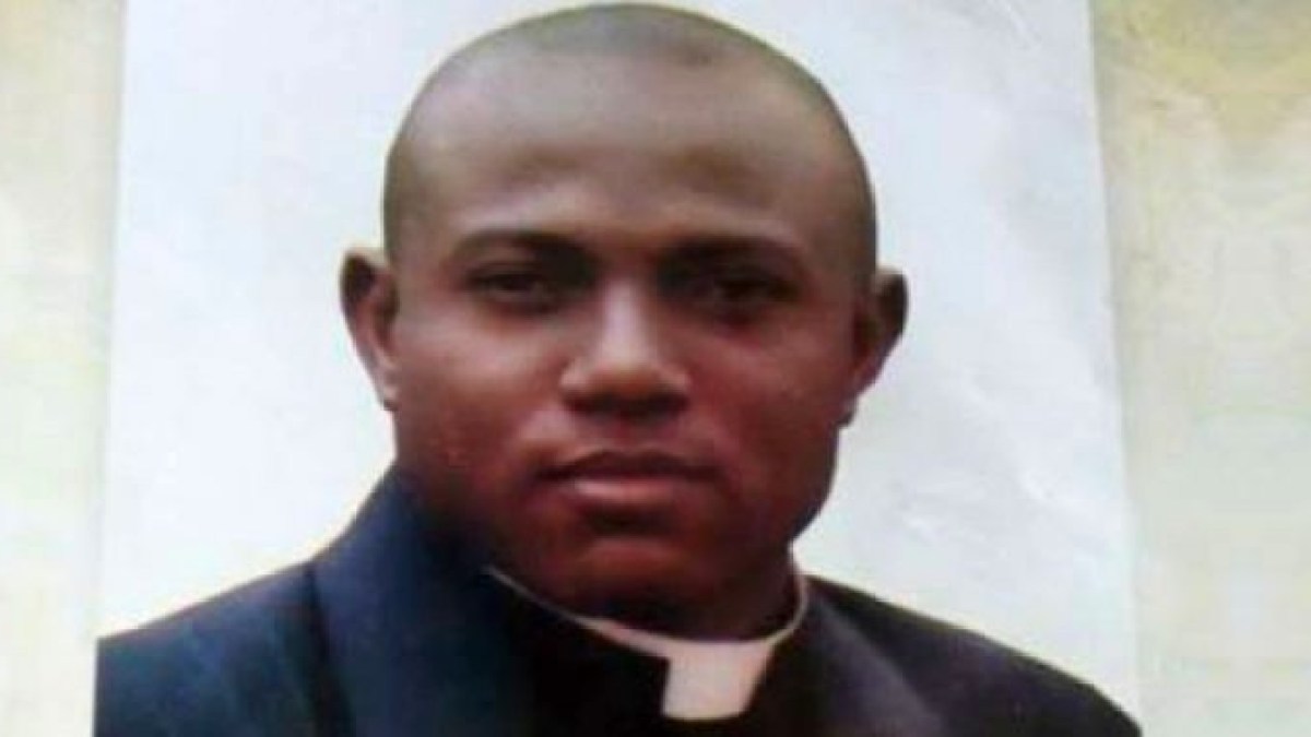 Pe Charles Ebele