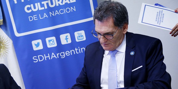 CLAUDIO AVRUJ
