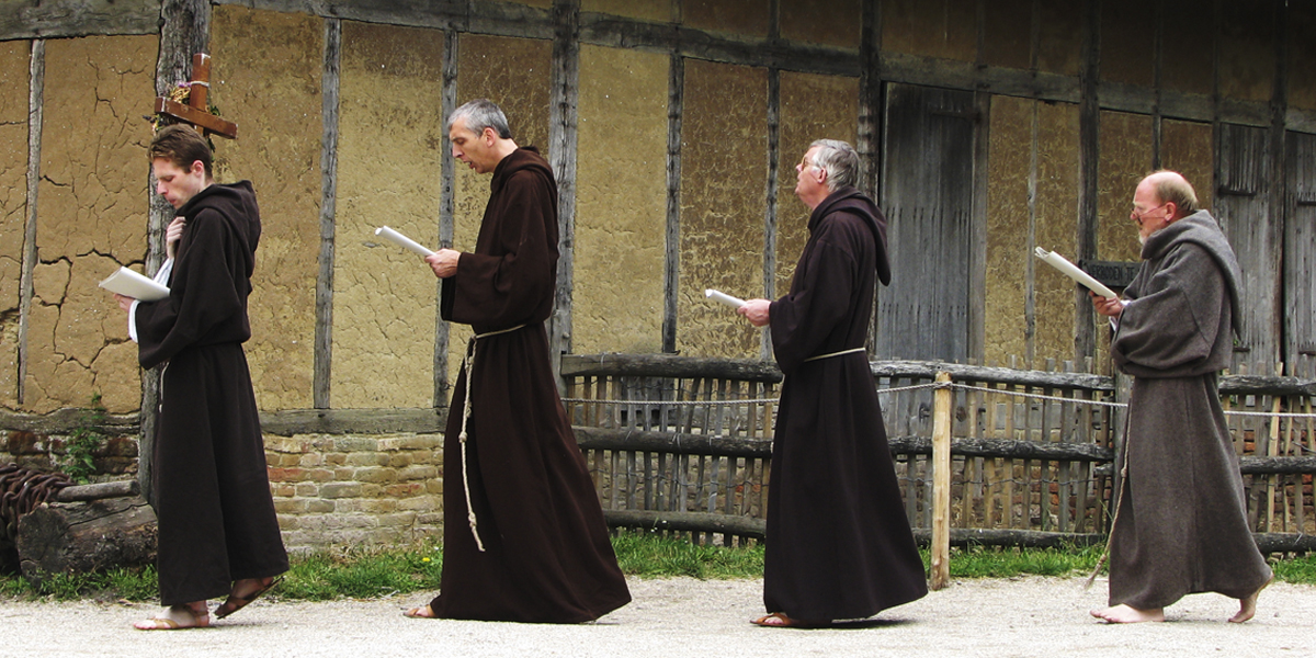 Reverberación fragmento detalles Por qué los frailes franciscanos se visten de marrón?