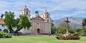 Siguen los ataques contra las antiguas misiones españolas en California