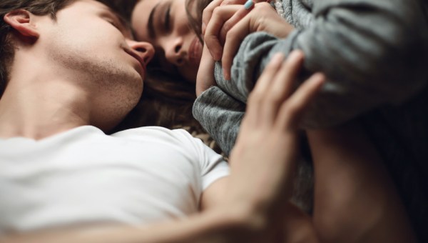 RAGAZZO, RAGAZZA, AMORE