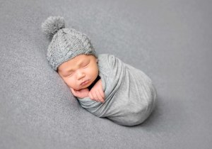 15 nombres de niño cuyo significado conecta con Dios