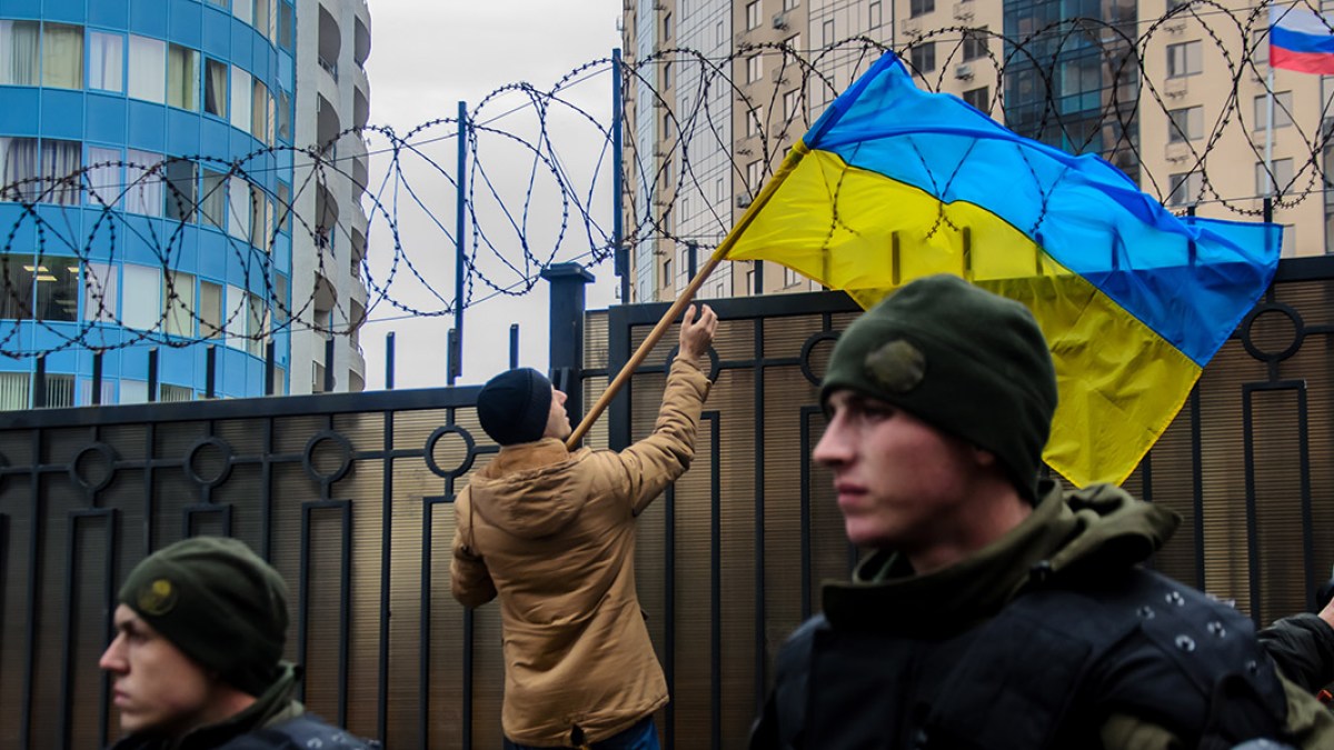 WEB3-RUSSIA-UKRAINE-CONFLICT-BORDER-shutterstock_1240924096-trammy-AI