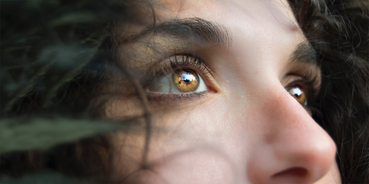 WOMAN,EYES,LOOKING