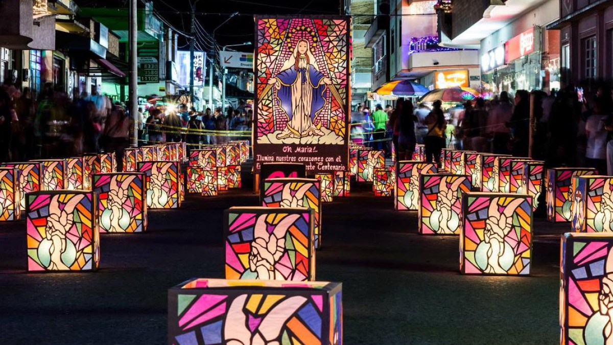 VELAS Y FAROLES