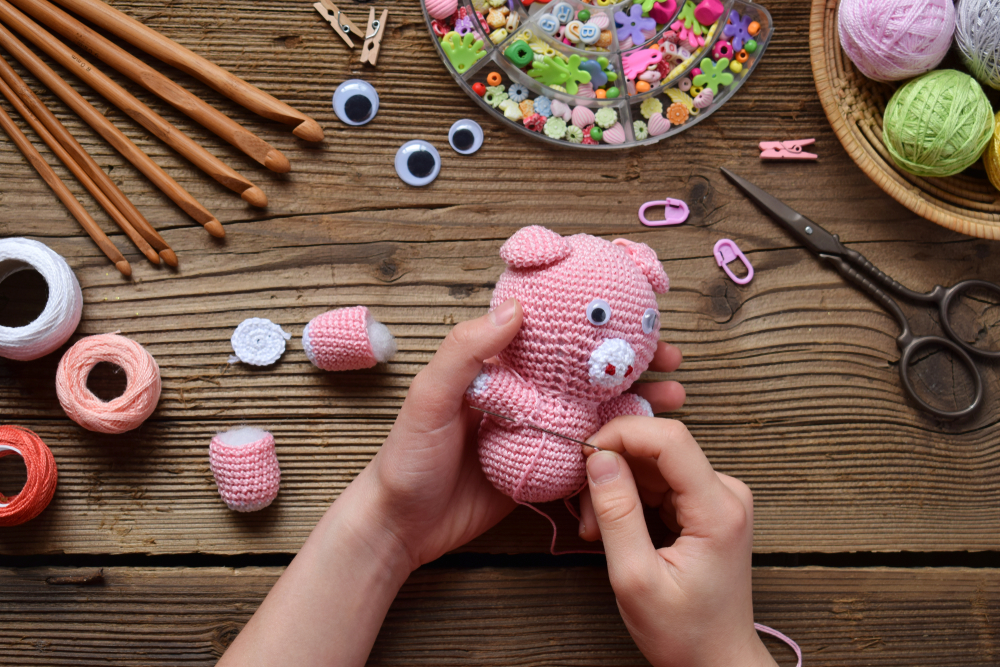 WEB 2-SEWING-CRAFT-SHUTTERSTOCK