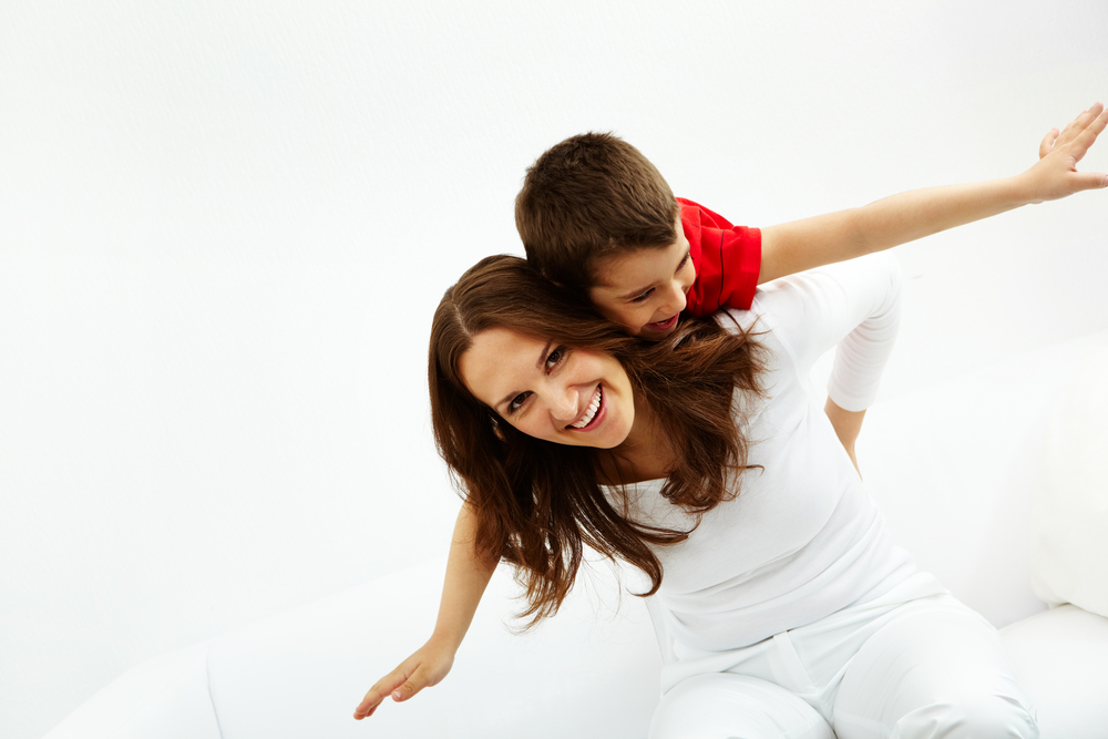 WEB 2-CHILD-AUNT-HAPPY-SHUTTERSTOCK