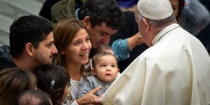 Papa Francisco:  El amor familiar es camino de santidad