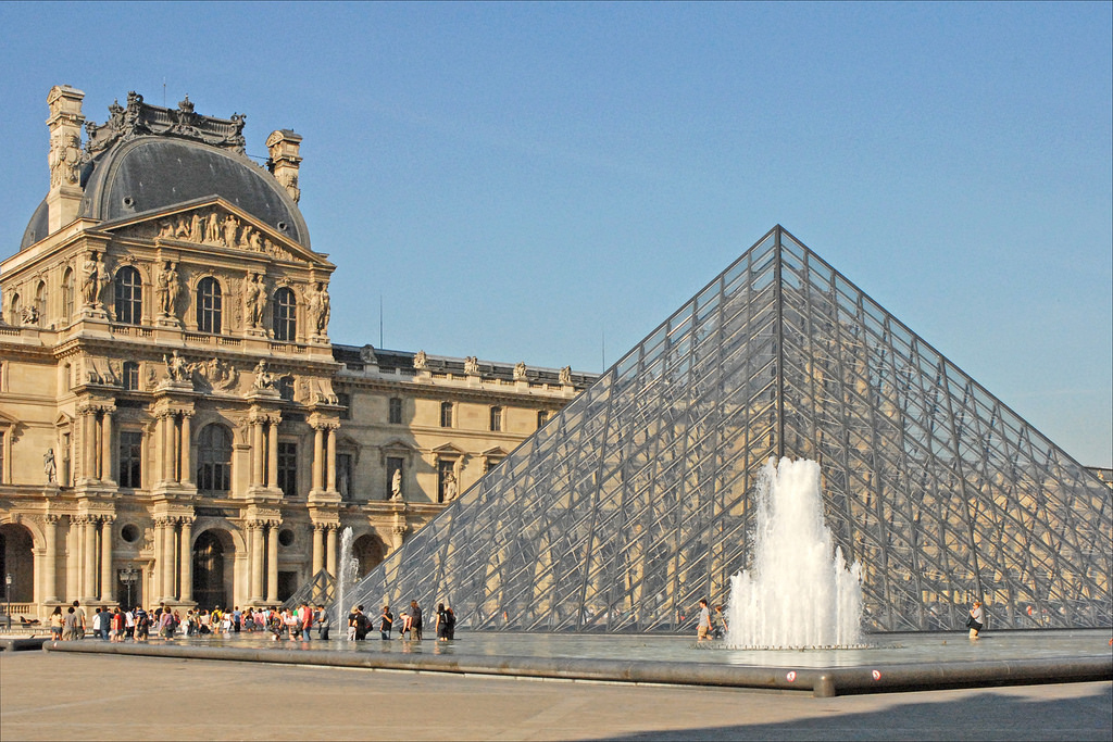 LOUVRE; MUSÉE; MUSEUM