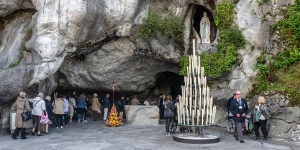 Lourdes, la Virgen pura que regala salud
