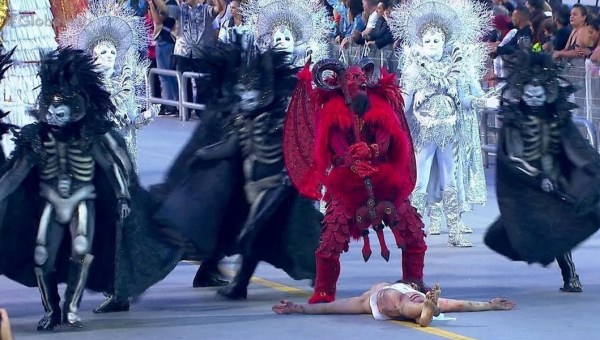 carnaval 2019 Gaviões da Fiel diabo Jesus