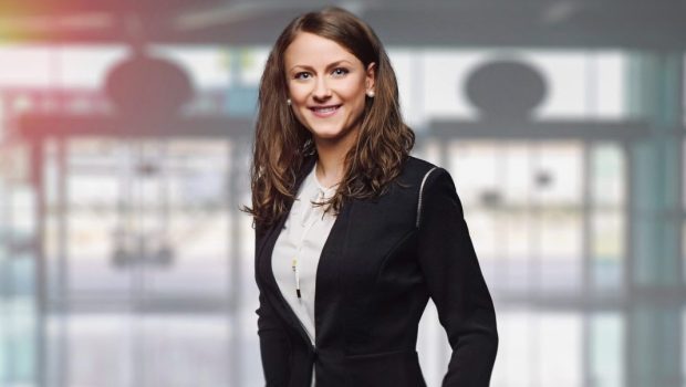 BUSINESS WOMAN