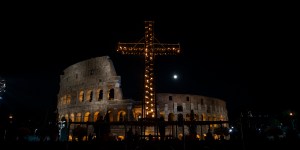 ¿Por qué se celebra el Vía Crucis del Papa en el Coliseo?