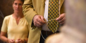 Papa Francisco: ¿Rezas muchos rosarios al día pero luego chismorreas y odias? 