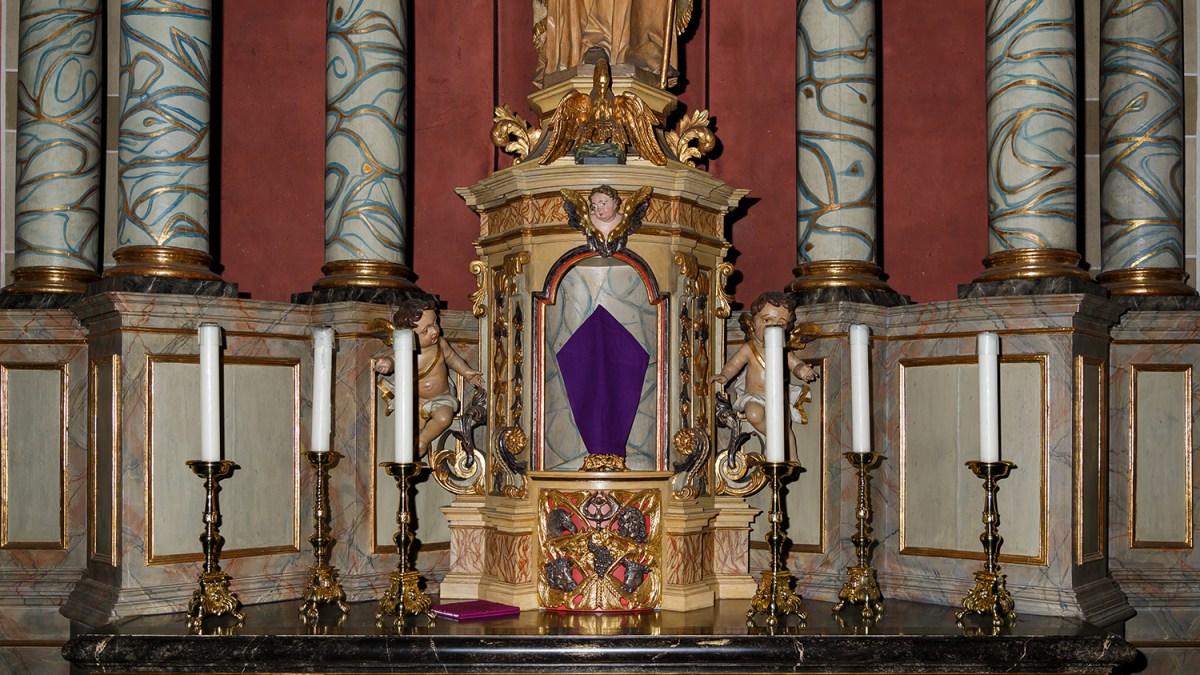 web3-2-passiontide-purple-church-wikipedia-.jpg