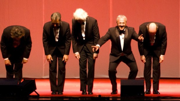 LES LUTHIERS