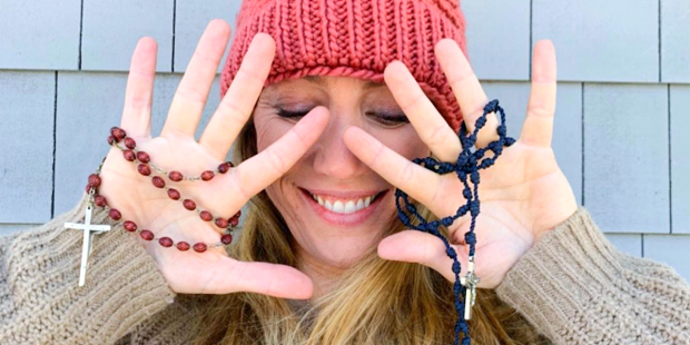 web3-woman-rosary-pray-hail-mary-instagram