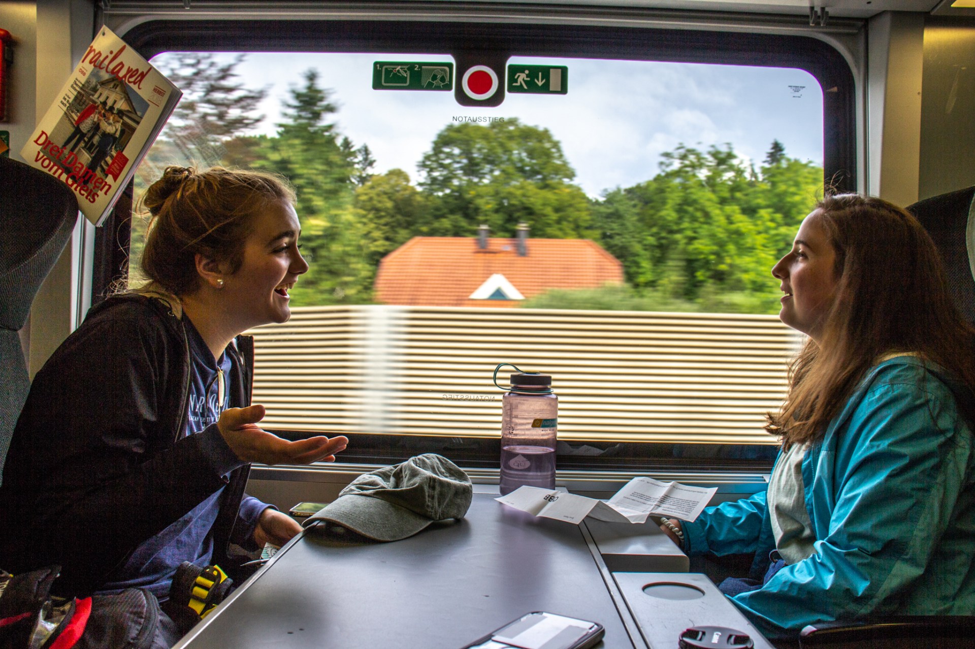 7-girlsontrain.jpg