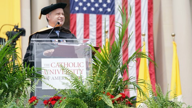 Jesús Colina, en el discurso de graduación de la Universidad Católica de América