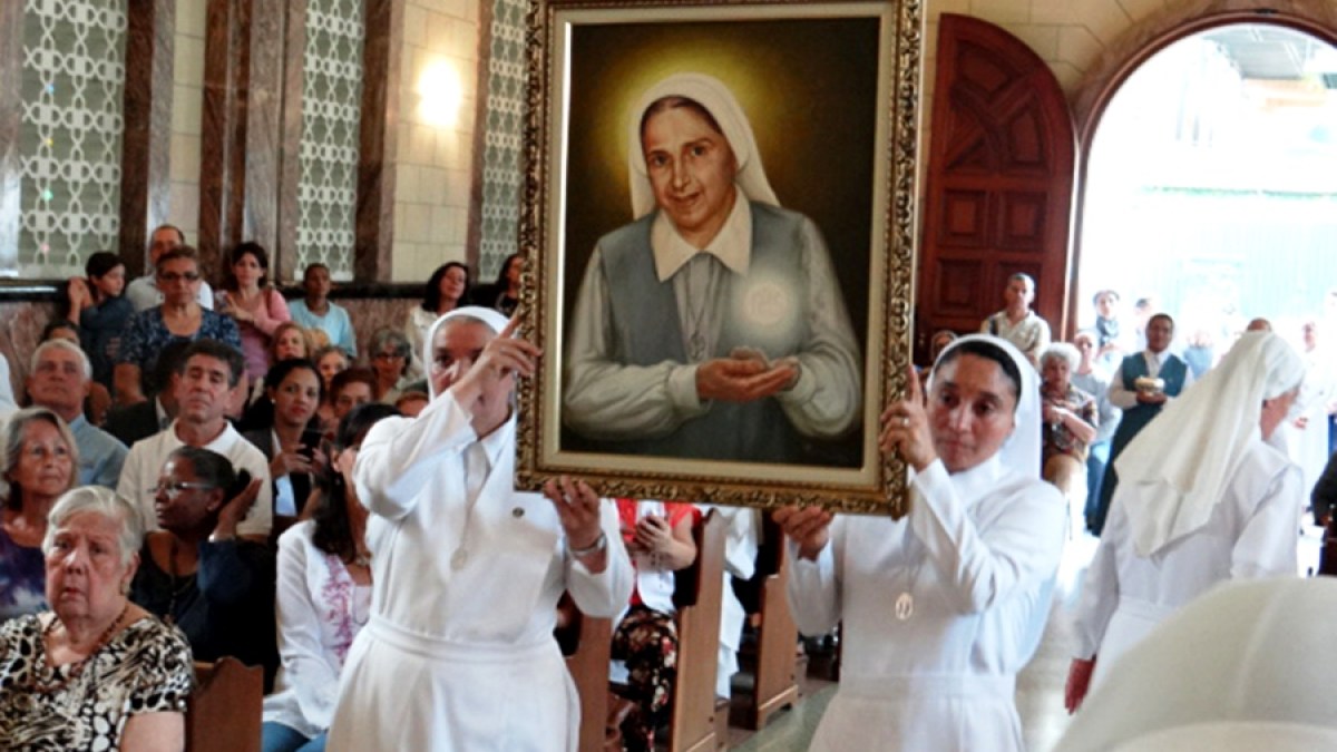 congregacic3b3n-siervas-de-jesc3bas-en-la-memoria-litrc3bargica-de-la-beata-madre-carmen-rendiles-9-de-mayo-de-2019-en-caracas-40guardiancatolic-3.jpg