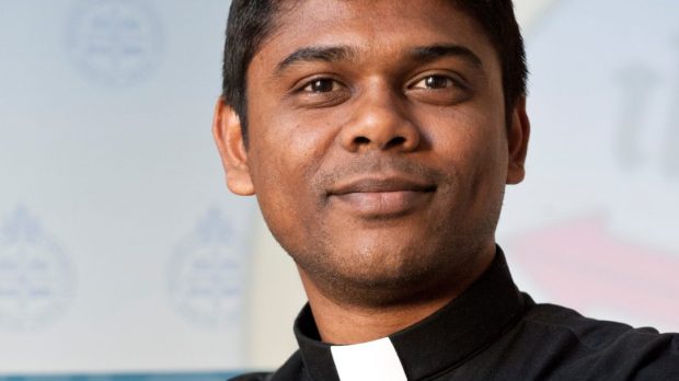 sri-lanka-padre.jpg