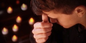 La señal de la cruz: ¿por qué es más que un simple gesto?