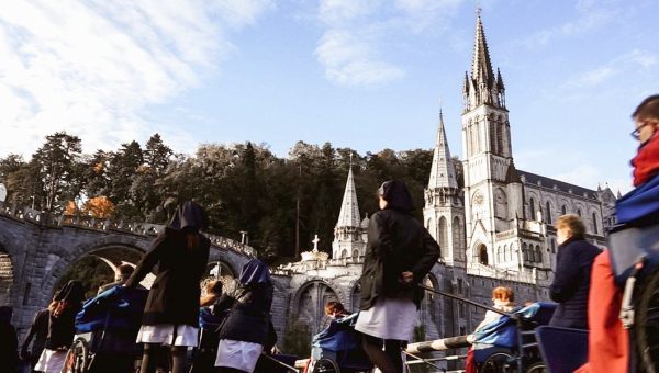 HOSPITALARIOS LAS MANOS DE LA VIRGEN