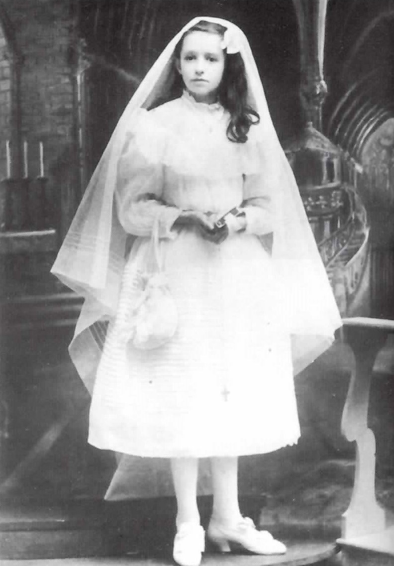 Dina Bélanger, first communion
