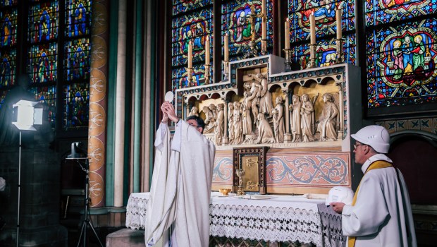 First mass celebrated in Notre-Dame Cathedral