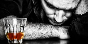 Alcoholismo: el lado oscuro de la vulnerabilidad