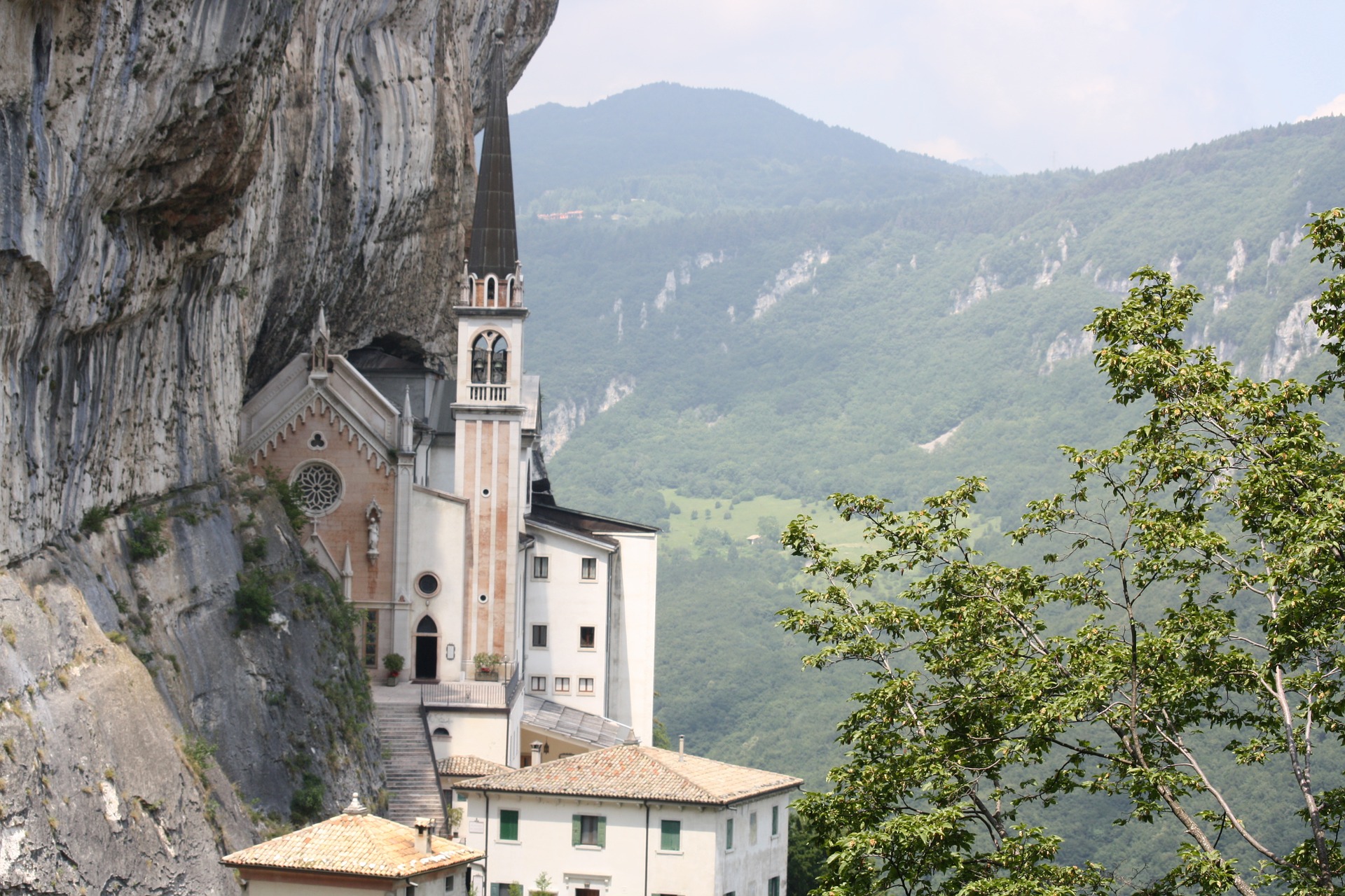 MADONNA DELLA CORONA; VERONA