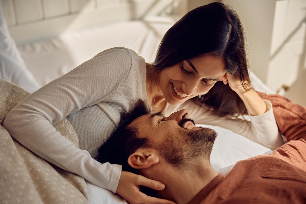 te casas con tu mejor amigo - pareja feliz