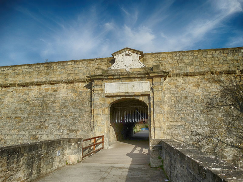 WALL