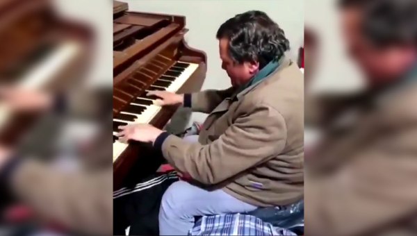 ARGENTINA PIANIST