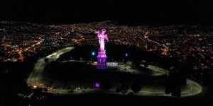 Una Virgen de rosa contra el cáncer de mama